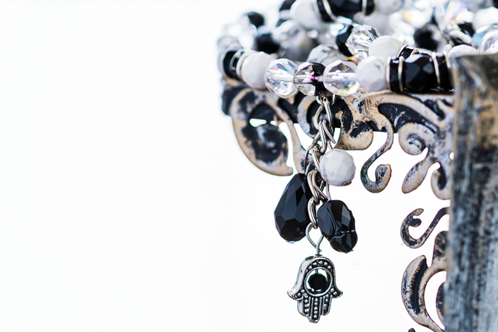 lver belly belt with silver hand pendant and clear beads